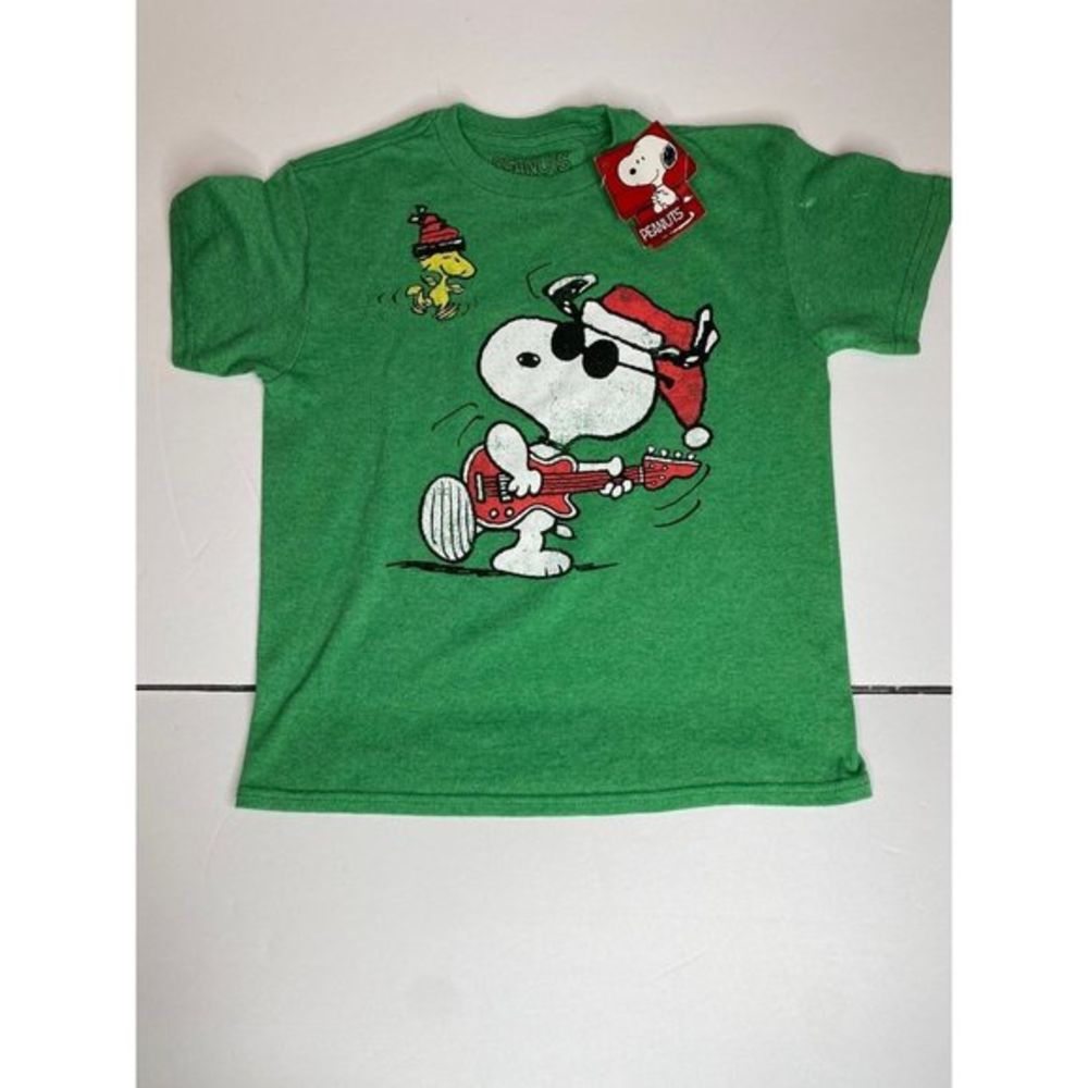 Peanuts Snoopy/Woodstock Christmas Tee Short Sleeve Green Size 6-7 Unisex NWT‎